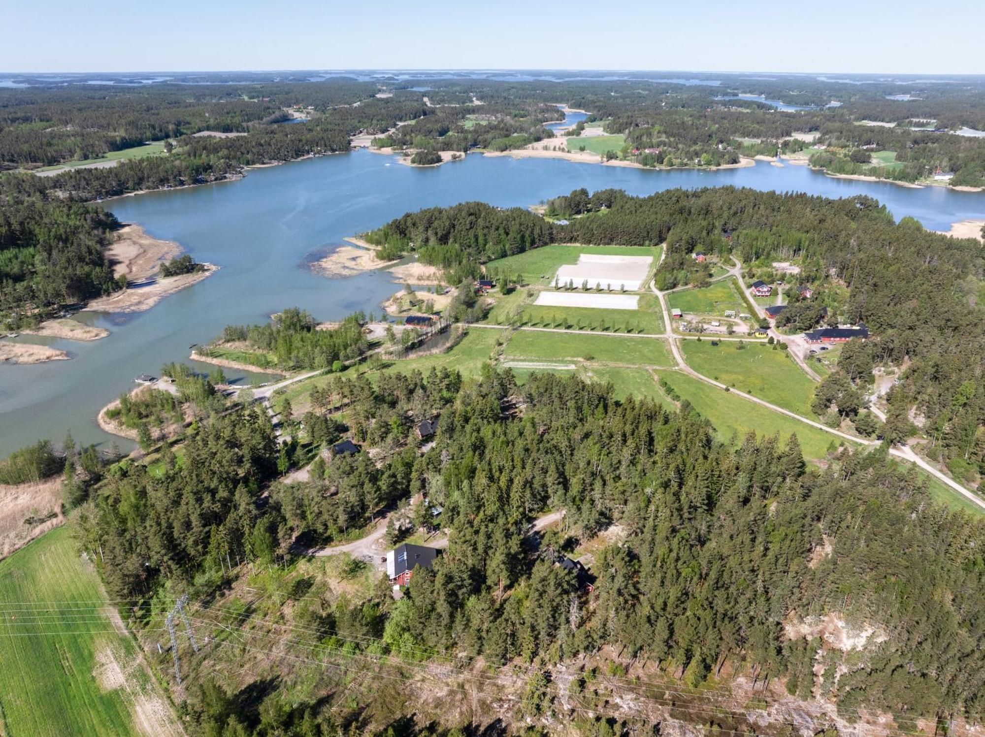 Lomahyppaeys Villa Nådendal Eksteriør bilde