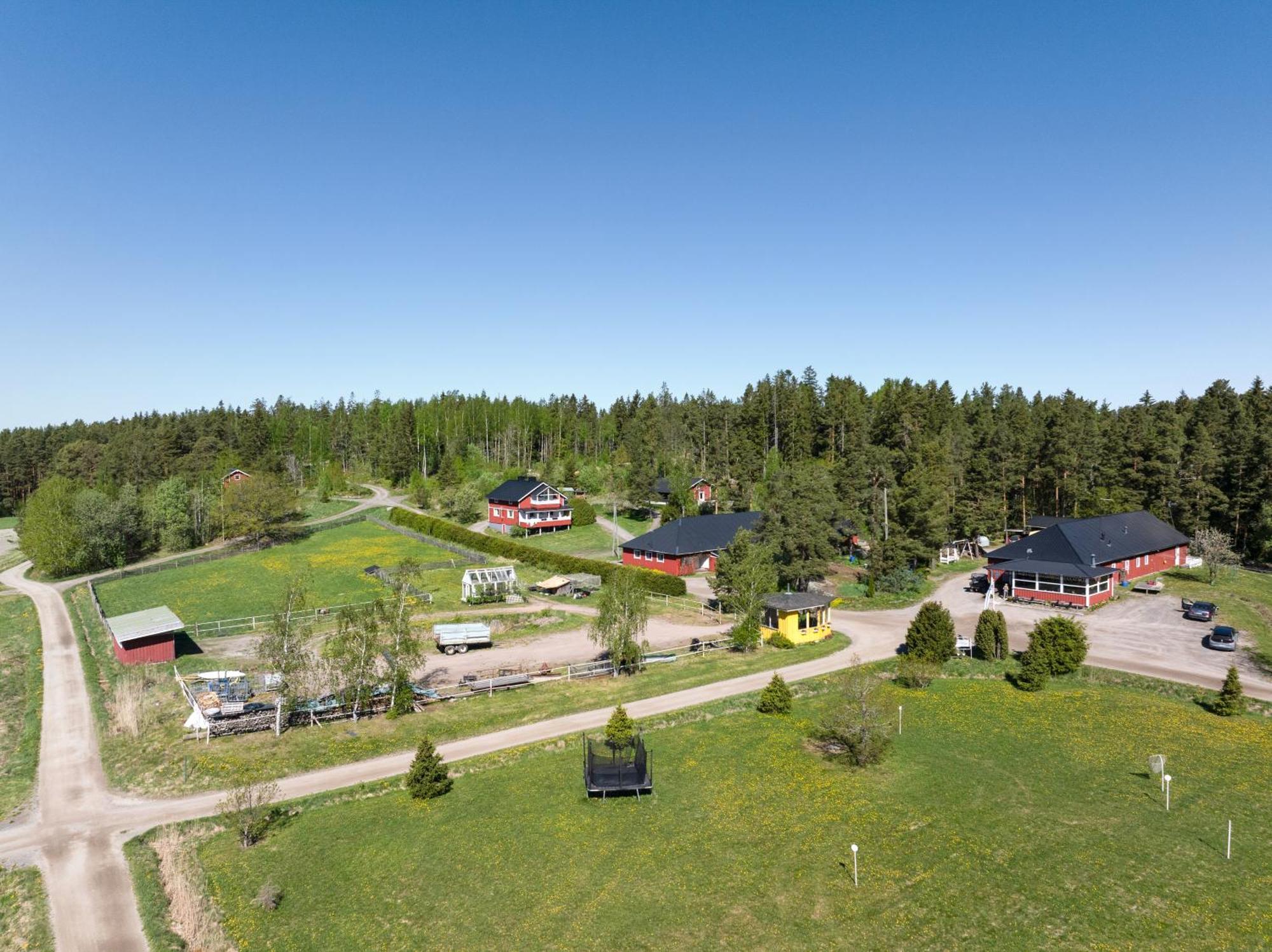 Lomahyppaeys Villa Nådendal Eksteriør bilde